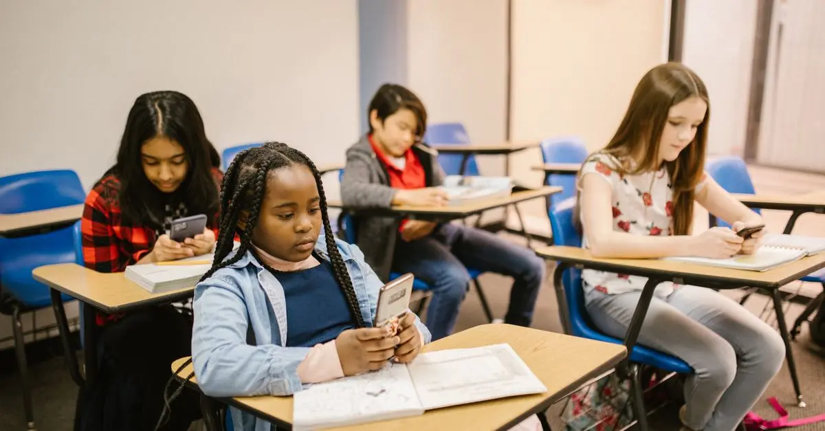 Cómo implementar la educación digital en las aulas de manera efectiva