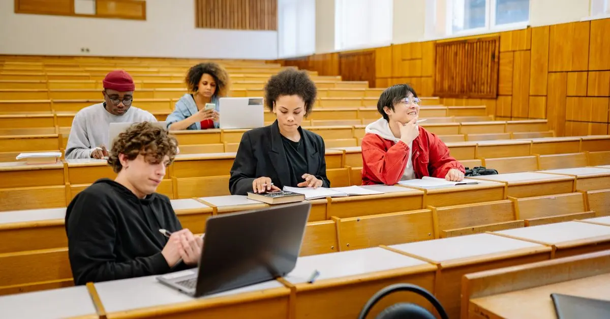 Cómo integrar la educación digital en el currículo escolar