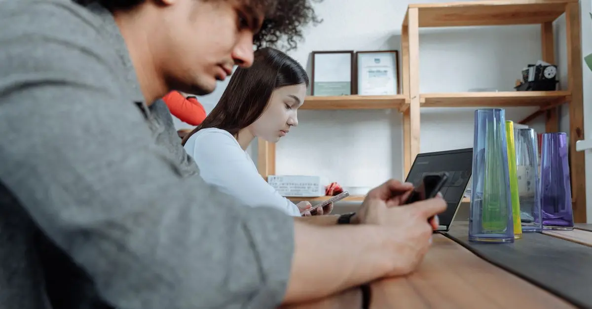 Cómo integrar la educación digital en la formación de adultos