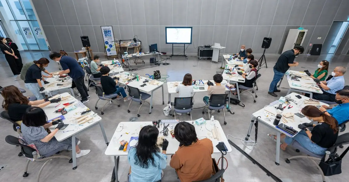 Cómo elegir la mejor plataforma de educación digital para tu aula