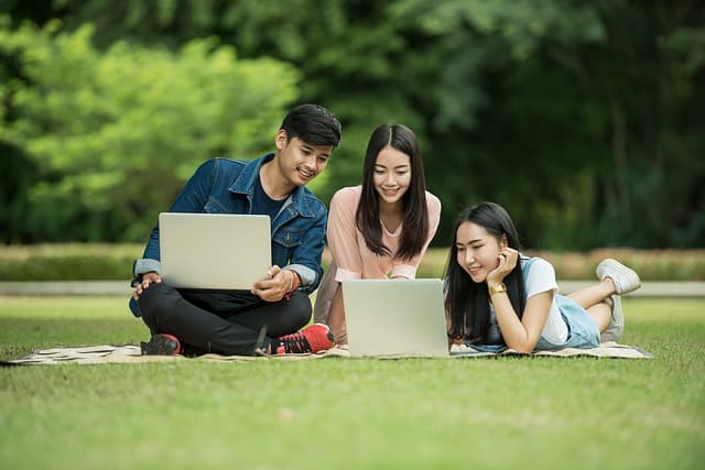 Cómo utilizar el aprendizaje colaborativo en la educación digital